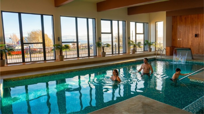 CNatales_Piscina_Person2